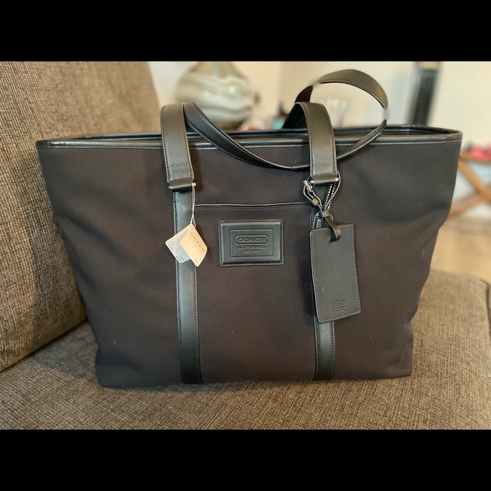 Coach weekender bag nwt signed